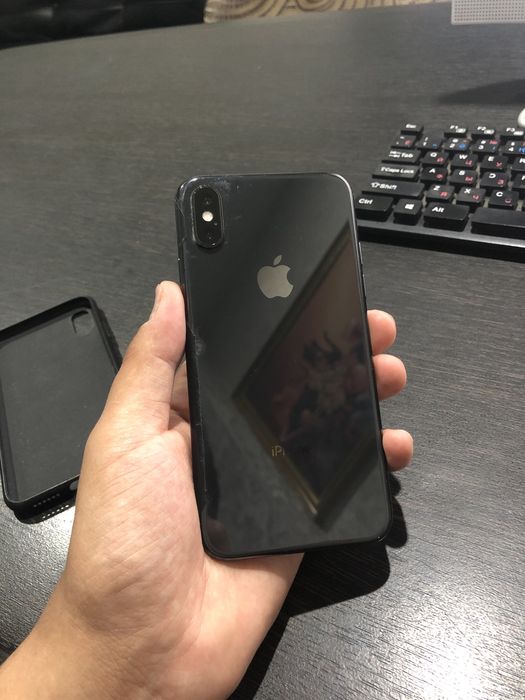 iphone XS  хорошем состаение