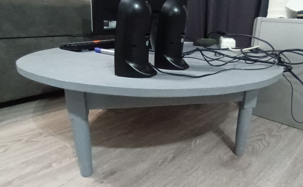 Чойхонный столик. дерево.