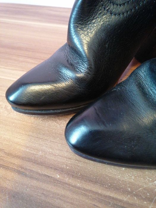 Cisme scurte din piele, mărimea 37