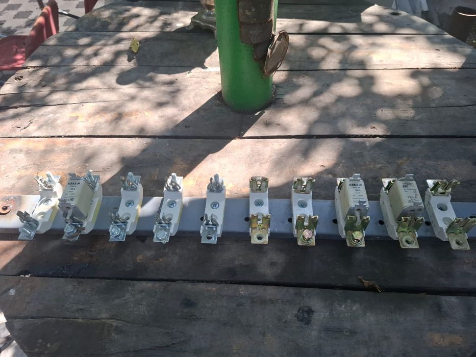 Плавкие вставки и губки для предохранителя