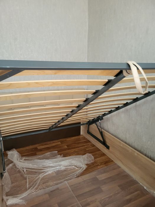 Кровать двуспальная