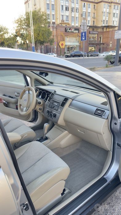 Nissan tida 2008yil