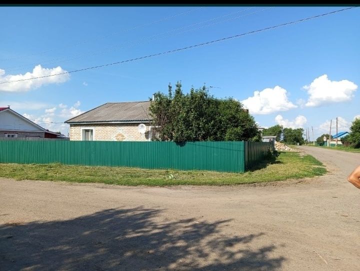 Продам дом с.Новакаменка,