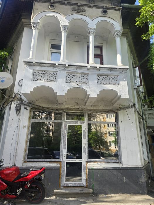 Spațiu comercial-luminat