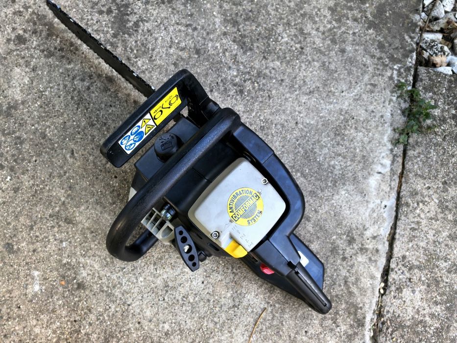 McCulloch S33 Бензинова резачка. Моторен трион