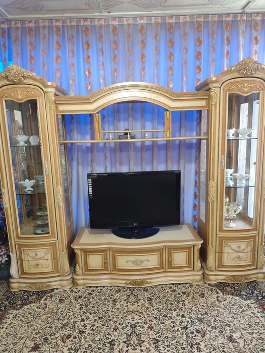 Сервант Оргинал 499 $ срочно сотилади