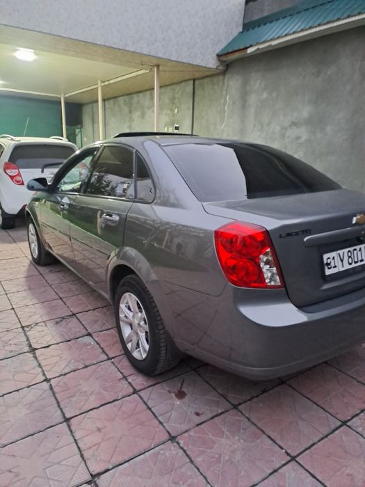 Ласетти 2013   1.6 автомат нахт ва вариантга берилади