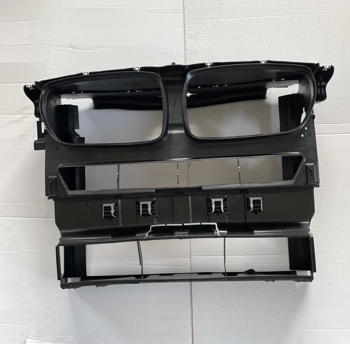 Hota trager tragar panou  NOU BMW X3 F25 X4 F26 deflector