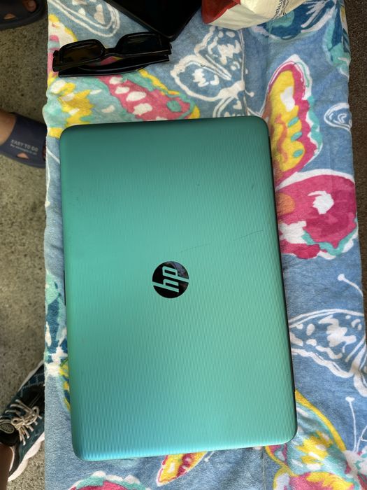 Vand laptop hp pentru mai multe dm