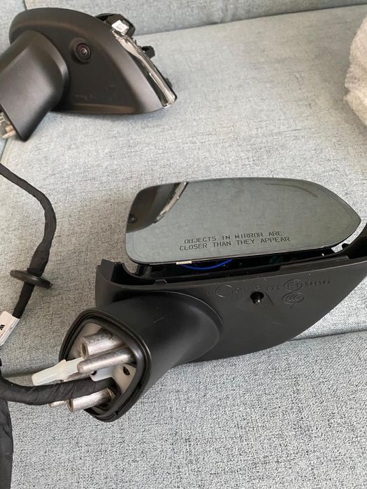 Vând oglinda volvo xc60-xc90