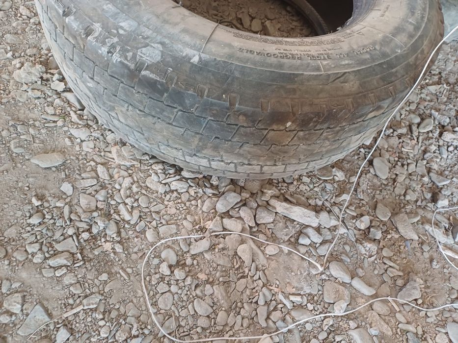 Пакрышка сатылады 2 шт бар б/у