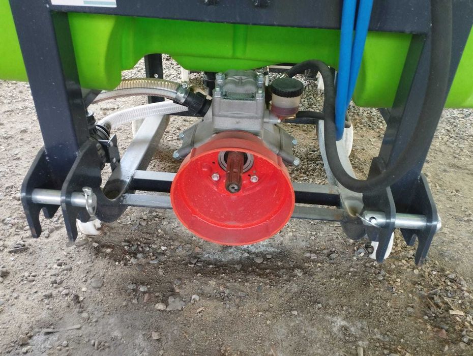 Опрыскиватели навесные