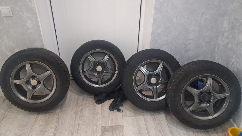 Продам диски с резиной