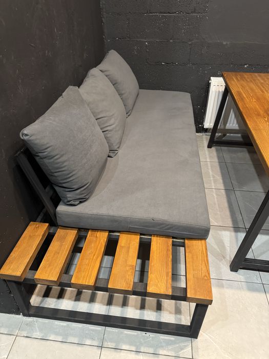 Продам столы и диваны