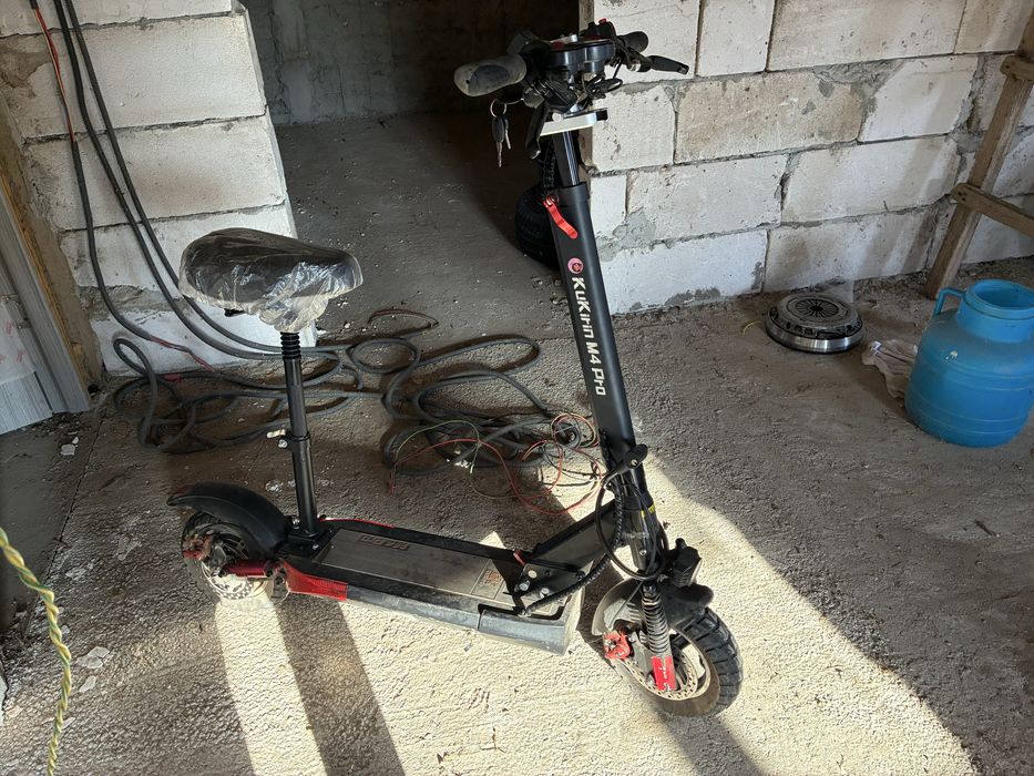 Trotineta kukrin m4 max