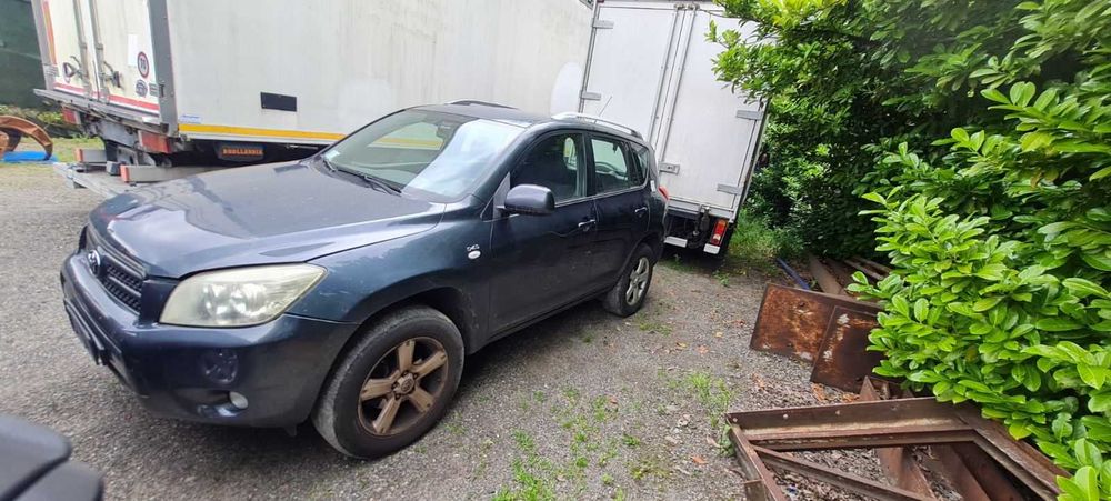 Тойота РАВ 4  2.2 D  2АDFTV 2006 г.   – само на части