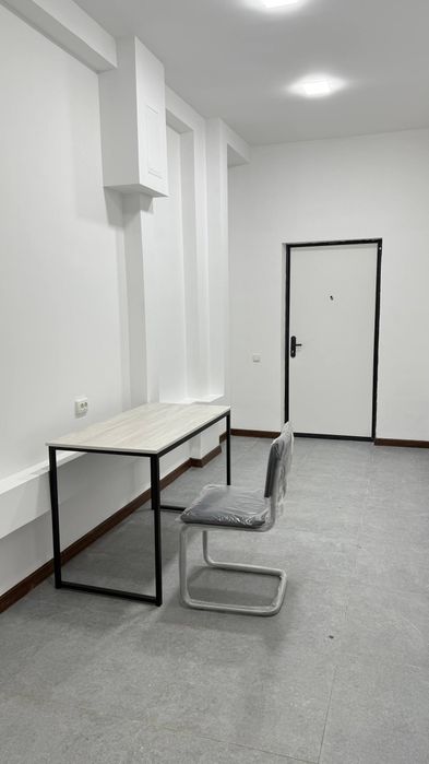 Небольшой офис на Ганга Цоколь