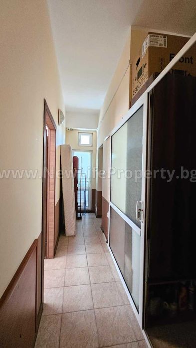 Търговско помещение в р-н „Стария възел“, Слънчев бряг