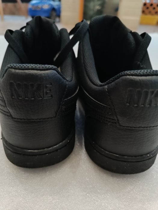 Маратонки Nike почти нови