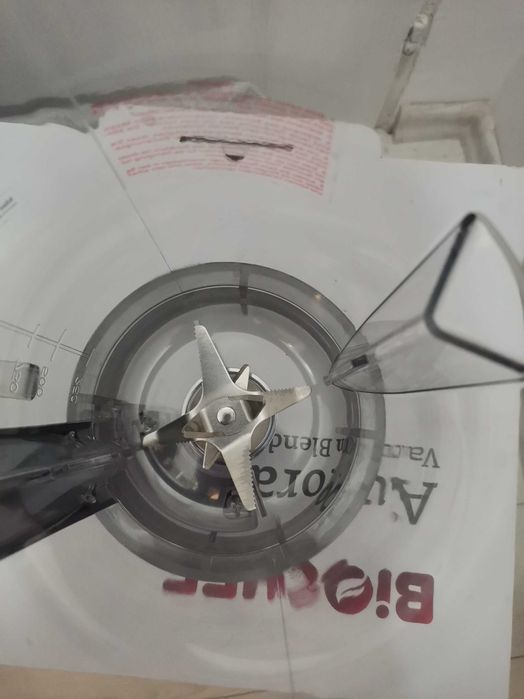 Продавам блендер вакумен Biochef aurora