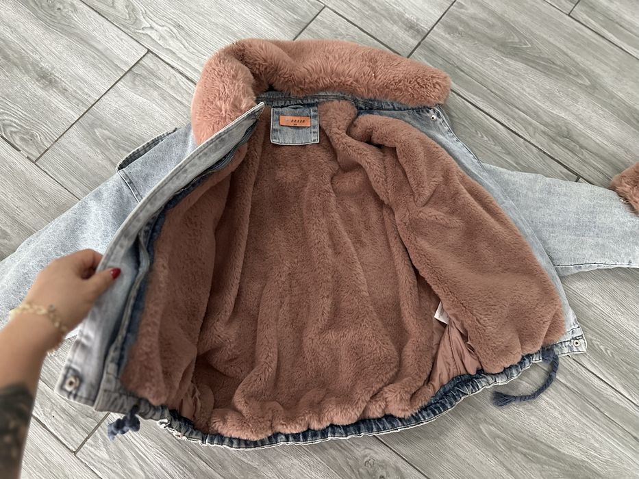 Jachetă din denim cu blăniță roz