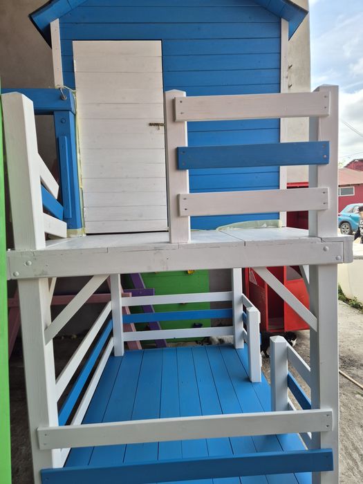 Căsuță din lemn, spatiu joaca, pergola, loc de joaca copii