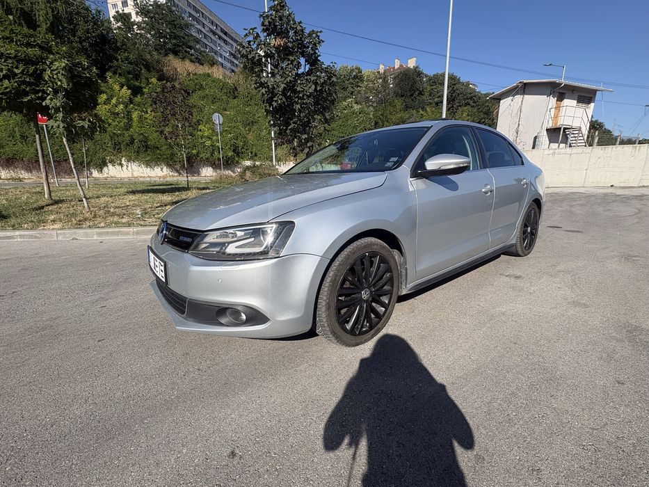 Автомобил VW jetta