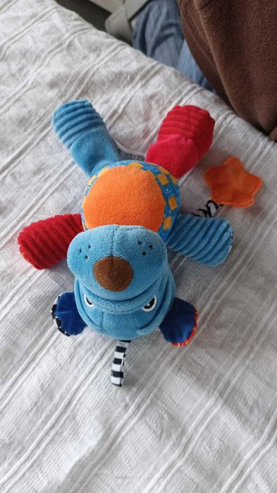 Плюшена музикална играчка синьо куче Lorelli