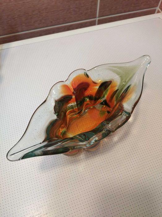 Ваза, цветное стекло.