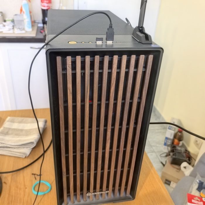 Нов десктоп  i7-14700K 64 GB RAM 16GB VRAM RTX GeForce 2TB SSD