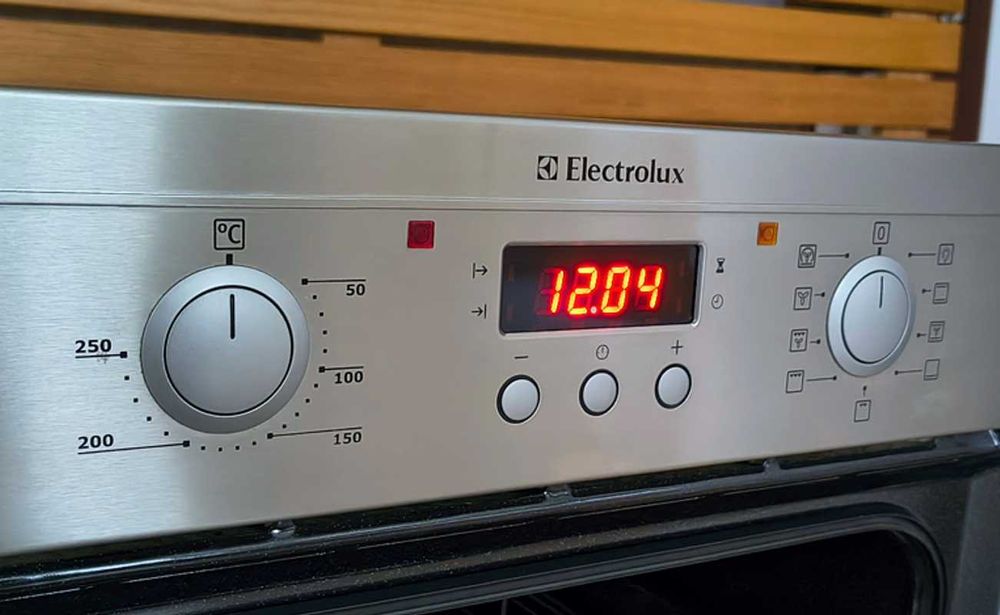 Cuptor electric incorporabil Electrolux