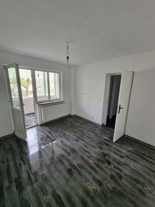 Apartament de vânzare (renovat stil modern)