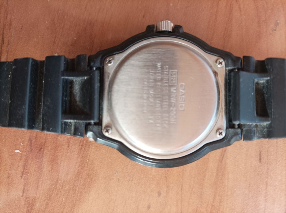 Casio mrw-200h позлатени стрелки