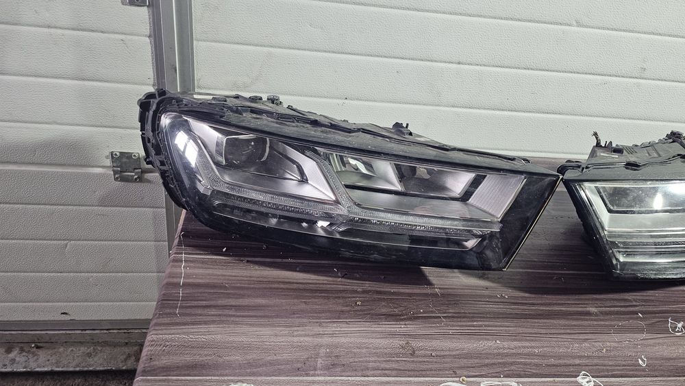 Faruri audi Q7 4M