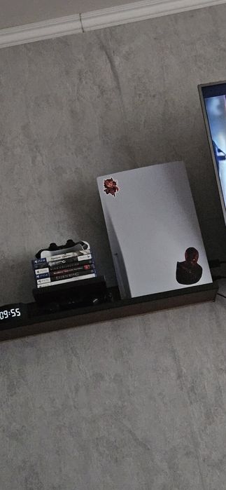 Продам Sony Playstation 5