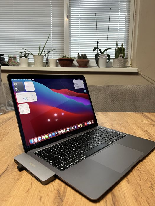 Macbook Air M1 лаптоп - 16gb ram - 512 SSD + Подарък