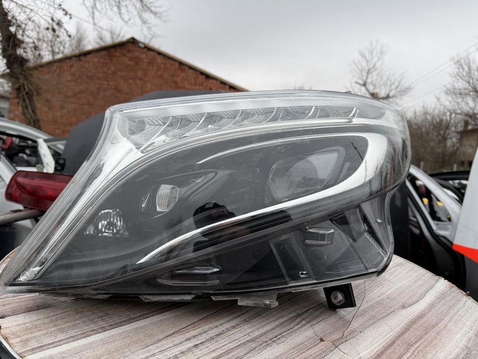 Фар Mercedes Vito/ V Class W447