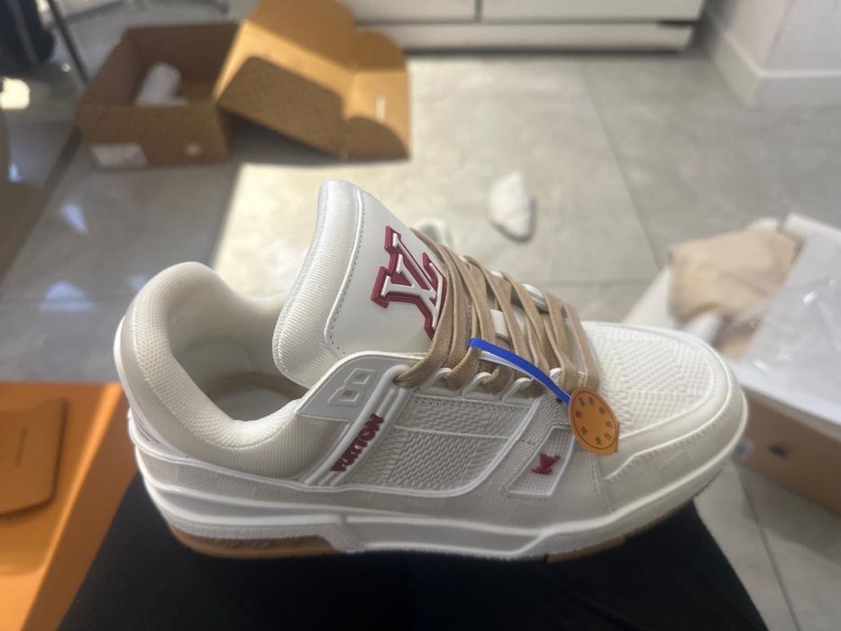 Продам кроссовки Louis vuitton