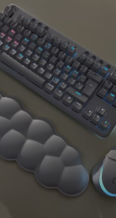 Logitech клавиатура G715 , мышка G705