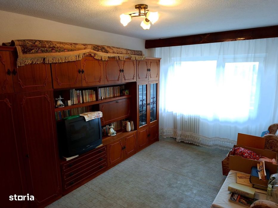 3 camere Trivale , Decomandat / LIBER , finisaje clasice !