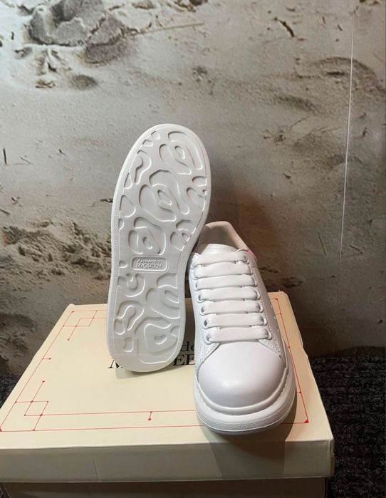Adidasi Alexander McQueen