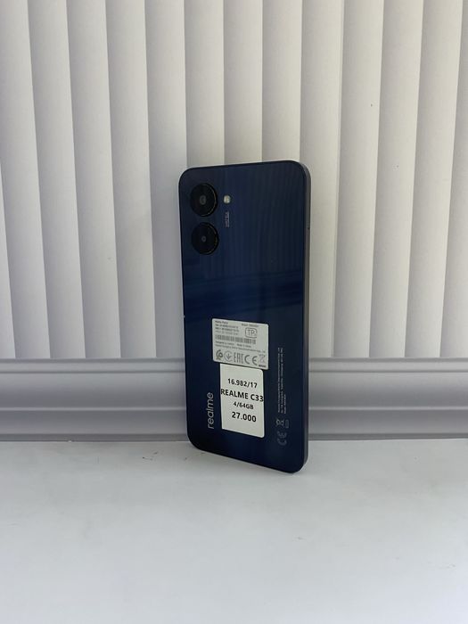 Realme C33 64.