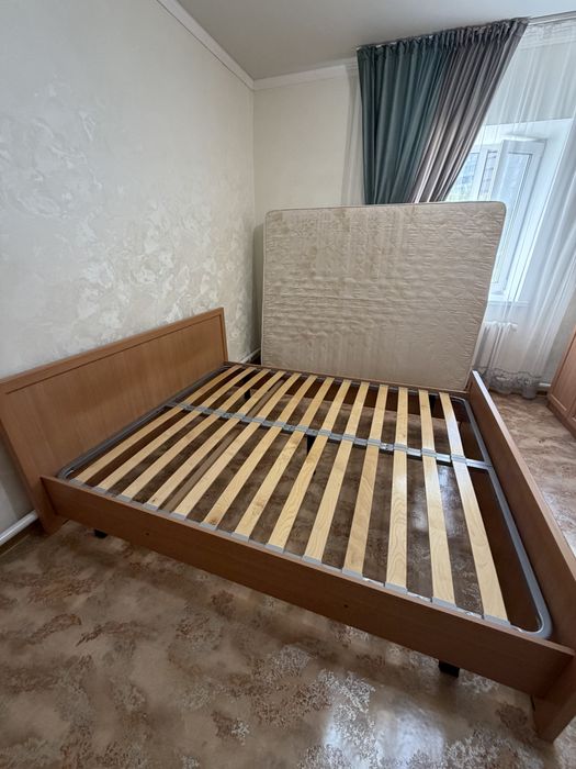 Продам спальный гарнитур