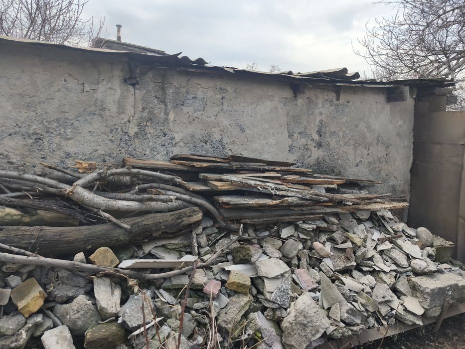 Дрова отдам срочно бесплатно