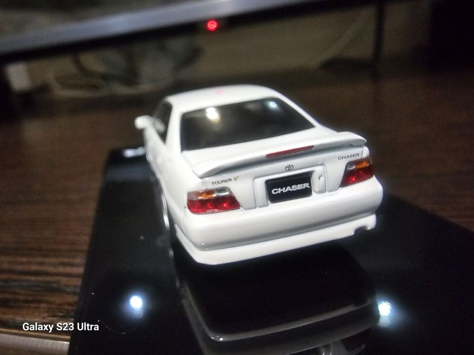 Модель 1/64  Toyota Chaser Tourer V2000г.
