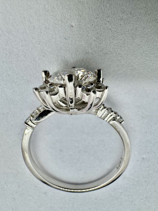 Сребърен пръстен с мойсанит (Диамант) 2 карата