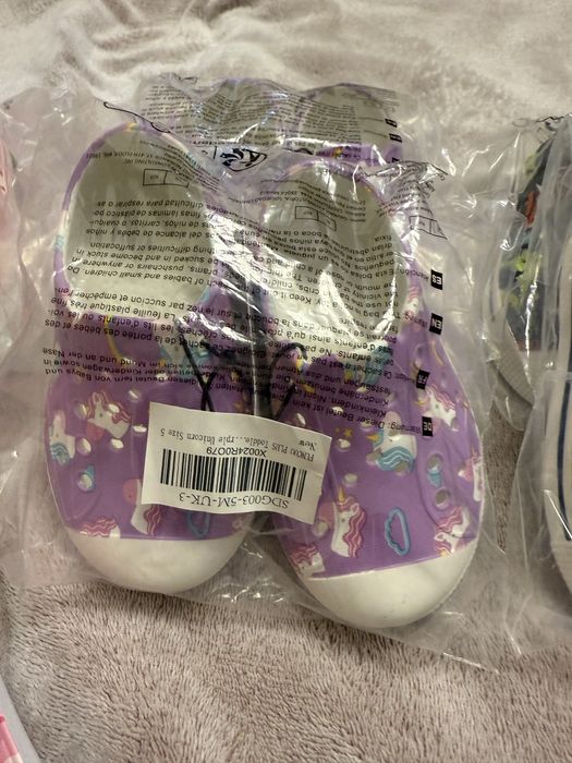 Papucei noi marimea 22