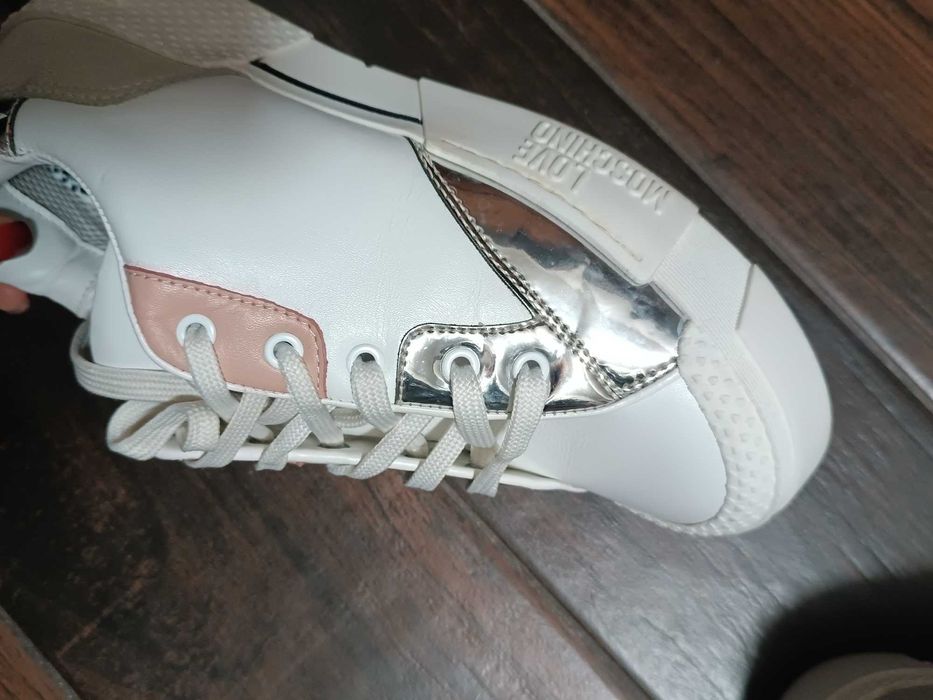 Дамски кецове/сникърси Moschino, 40 номер, оригинални