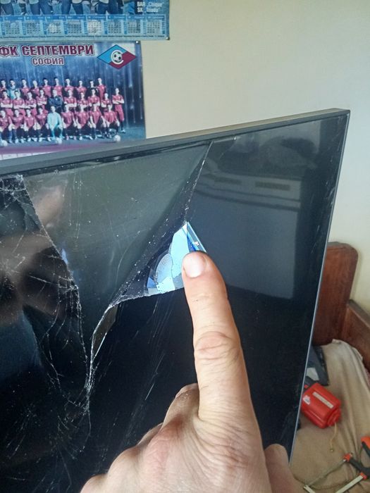 Телевизори "Philips" 50pus 8518 Ambilight и LG 55UR73003LA на части