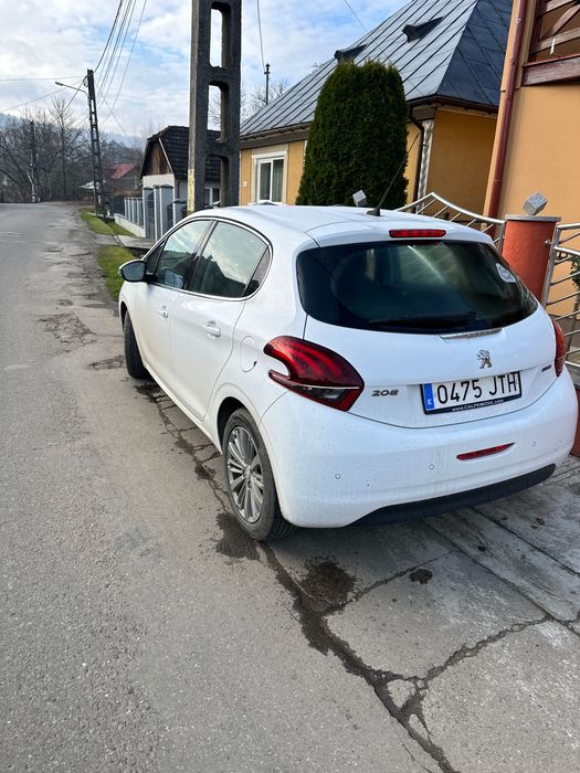 Peugeot 208 1,2 benzina